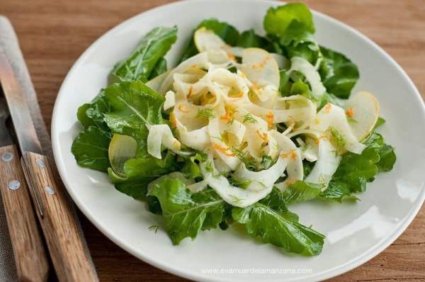 Ensalada de hinojo marinado con naranja