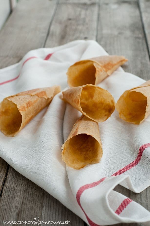 Cucuruchos, barquillos, tulipas (sin gluten, paleo) Cucuruchos, barquillos, tulipas (sin gluten, paleo)