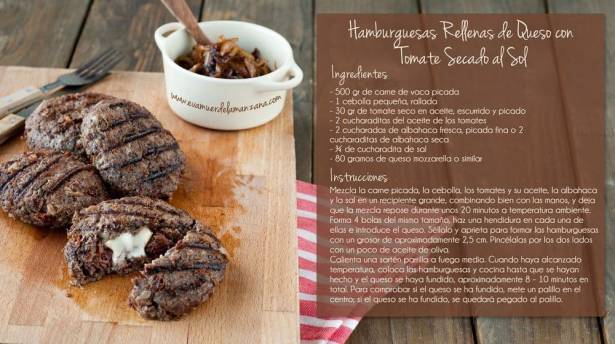 Hamburguesa rellena de queso con tomate seco y cebollas balsámicas caramelizadas