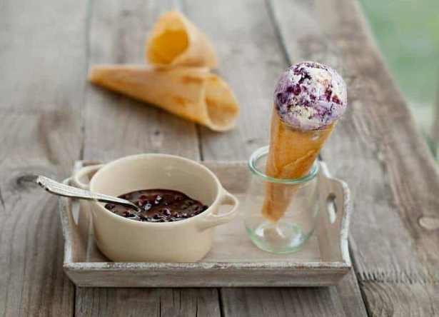 Receta: Helado de Cheesecake con Arándanos y Galleta "Graham" Receta: Helado de Cheesecake con Arándanos y Galleta "Graham"